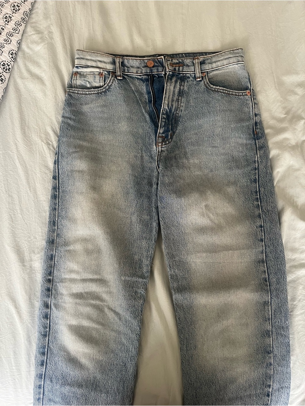 High-Rise Straight Leg Jeans in Light Blue Wash